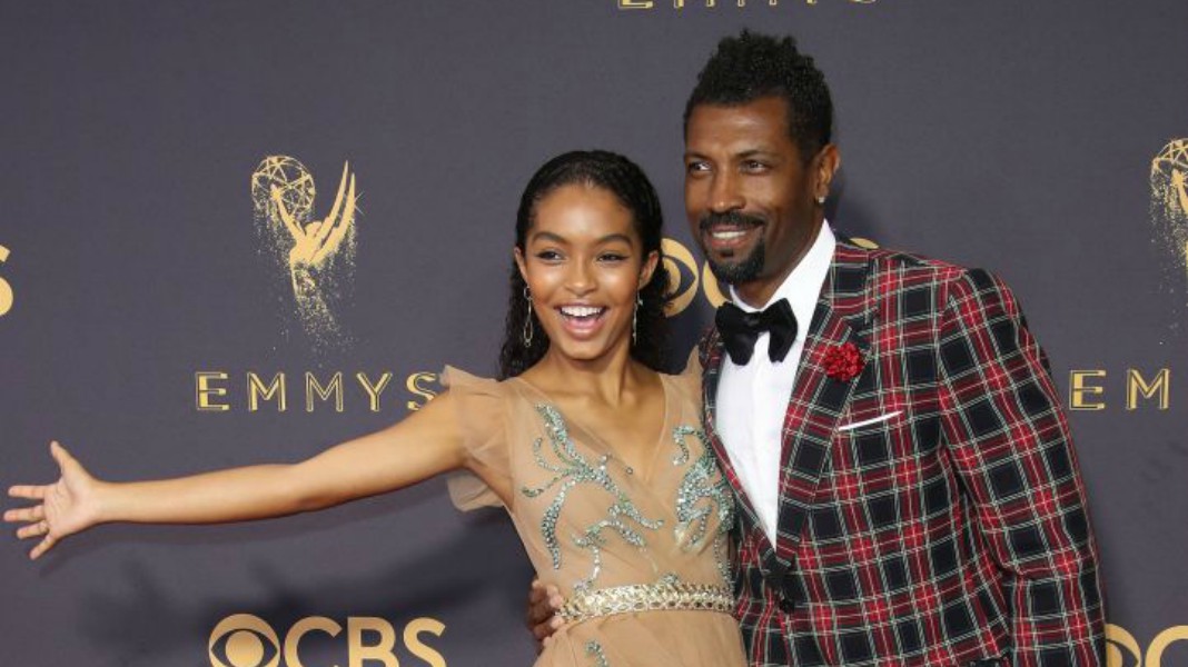 deon cole talks pulling double duty