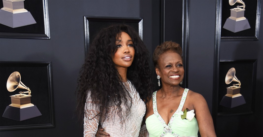 SZA mom 