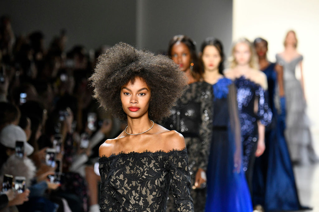 Tadashi Shoji - Runway - February 2019 - New York Fashion Week