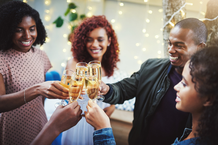 going alone to a wedding tips