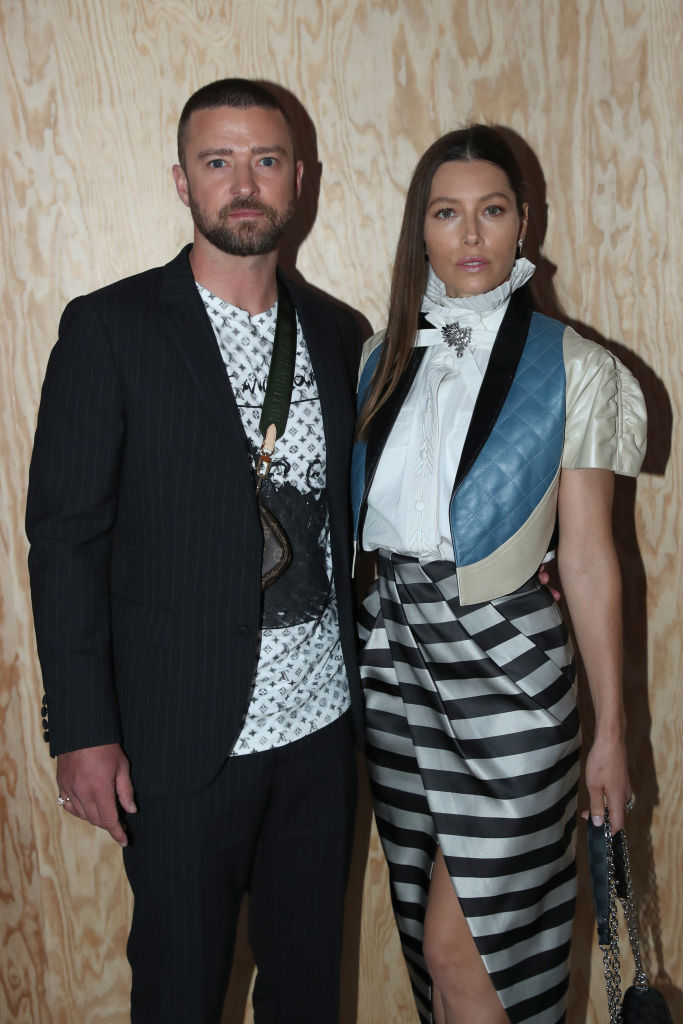 Louis Vuitton : Front Row - Paris Fashion Week - Womenswear Spring Summer 2020