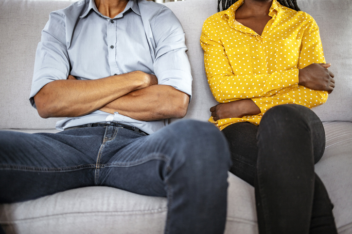 regret moving in, downside of living with boyfriend