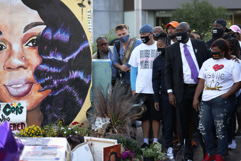 Louisville Reacts After Cop Charged With Wanton Endangerment In Breonna Taylor's Death