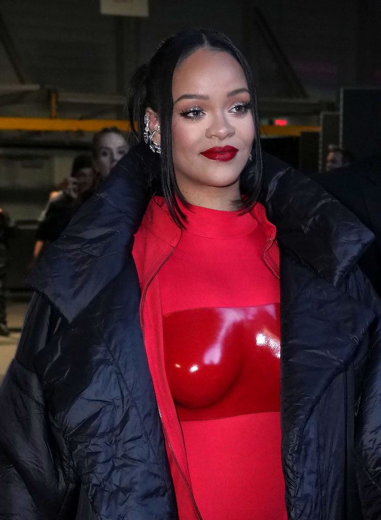 rihanna super bowl makeup