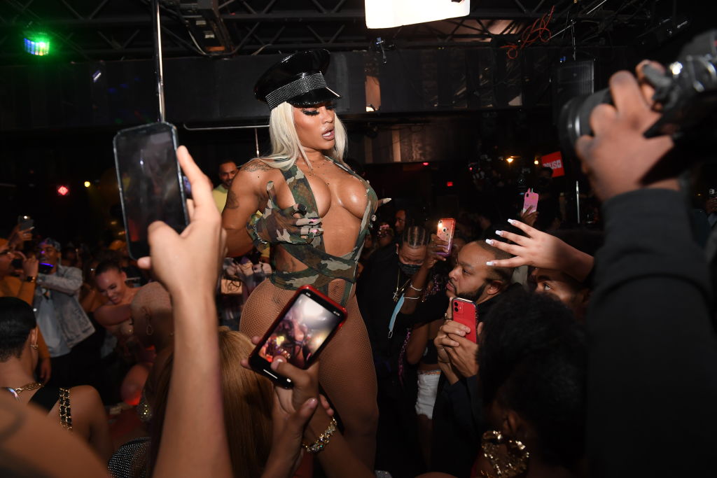 Zeus Network Joseline's Cabaret New York showgirls cast Hernandez