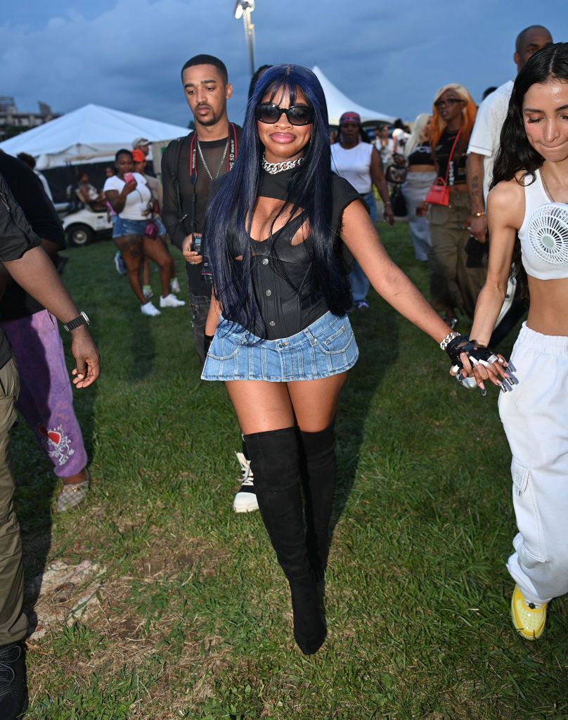 JT TheJTGirlWorld fashion collection mug puzzle Cunty video No Bars