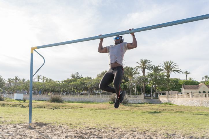 chest pops, internet, video, influencer, pops, chest, Moxie Amilo