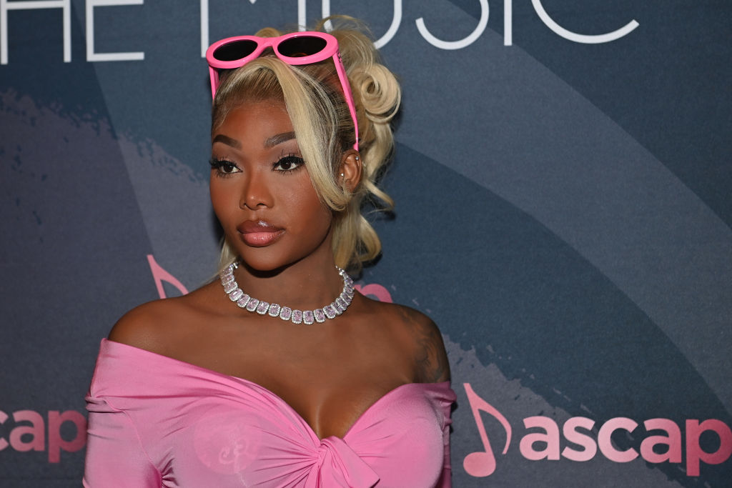 families, birth, women, mothers, pregnancy, women, federal, Summer Walker, singer, paid leave, Bobbie