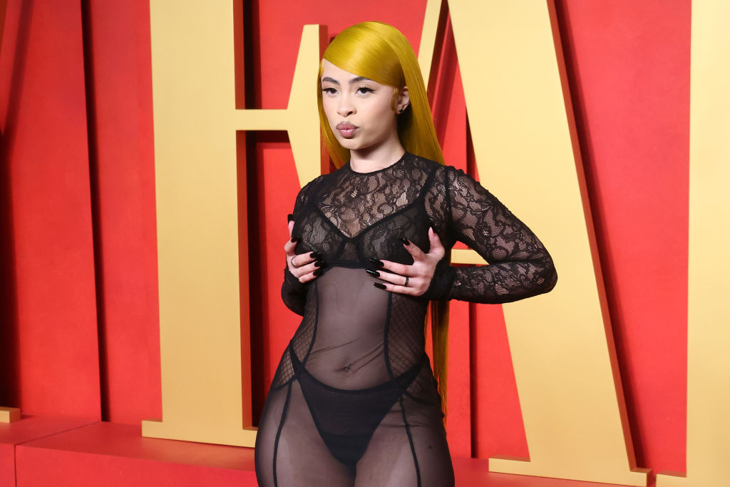 2024 Vanity Fair Oscar, Ice Spice, Dolce & Gabbana, lace, Oscars, X, @1800Viagra