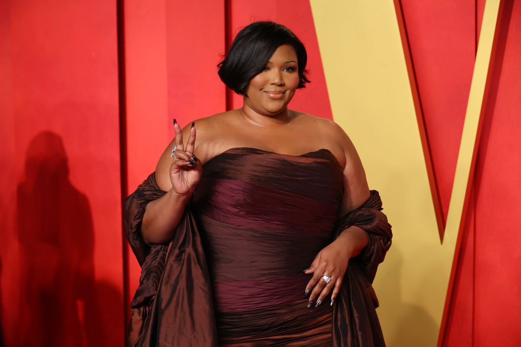 English, Black, gatekeeping TikTok, people, white, singer, Lizzo, African American Vernacular English, AAVE