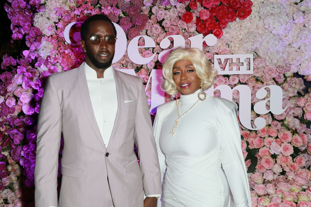 VH1's 3rd Annual "Dear Mama: A Love Letter To Moms" - Cocktail Reception