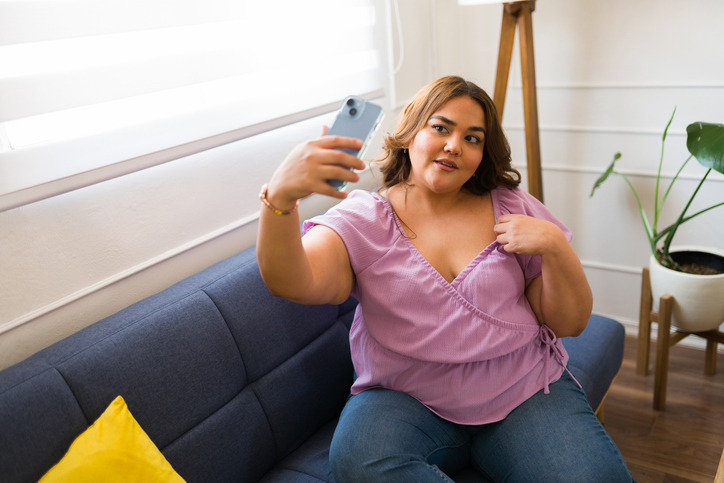 sexting, partner, intimacy, Gigi Engle, relationship 