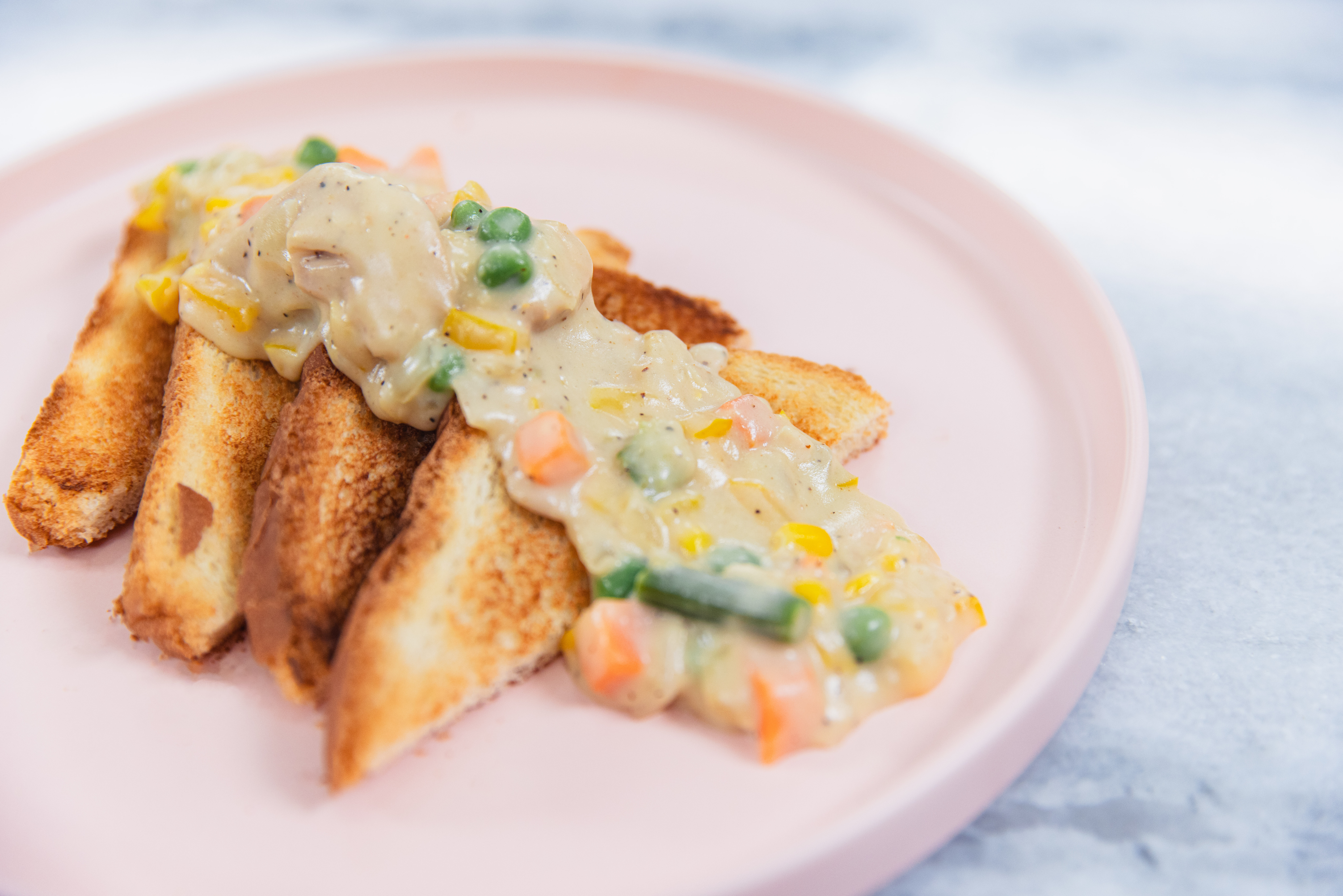 'Cooking Sessions With Tamar & Ms. E, Texas toast, Chicken à la King