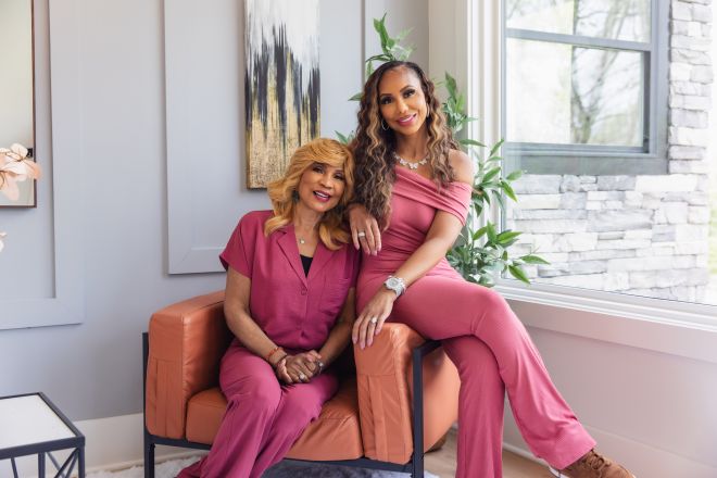 'Cooking Sessions With Tamar & Ms. E', Mustard Fried Chicken
