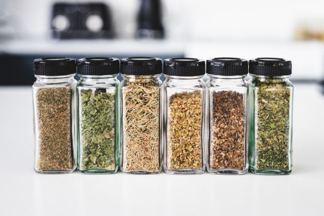 foods, eggs, storing, perishable, spices, oils,